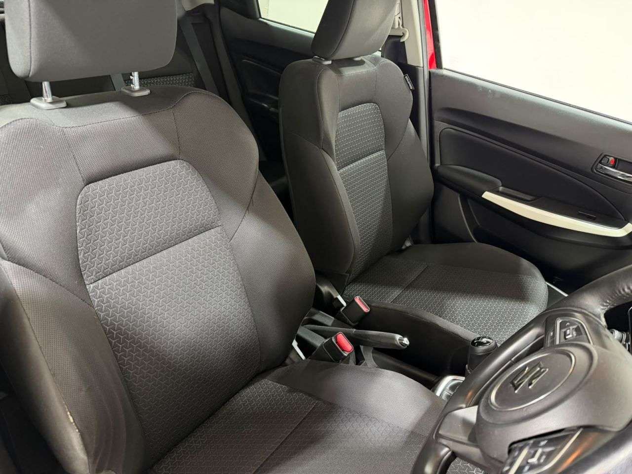 2017 SUZUKI SWIFT 2017 SUZUKI SWIFT