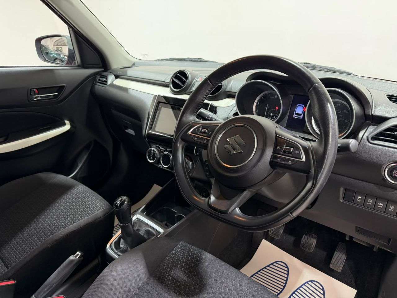 2017 SUZUKI SWIFT 2017 SUZUKI SWIFT