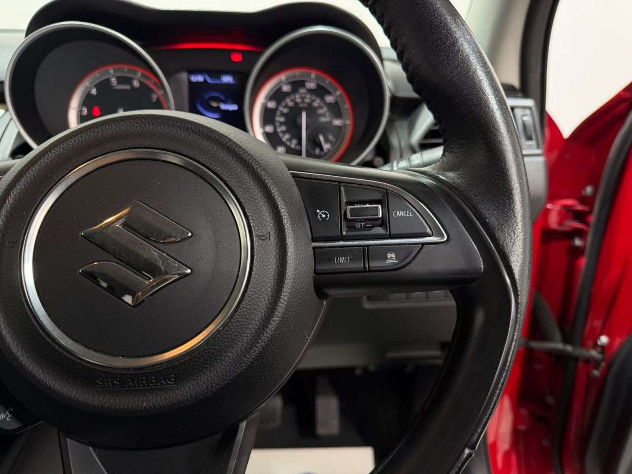 2017 SUZUKI SWIFT 2017 SUZUKI SWIFT