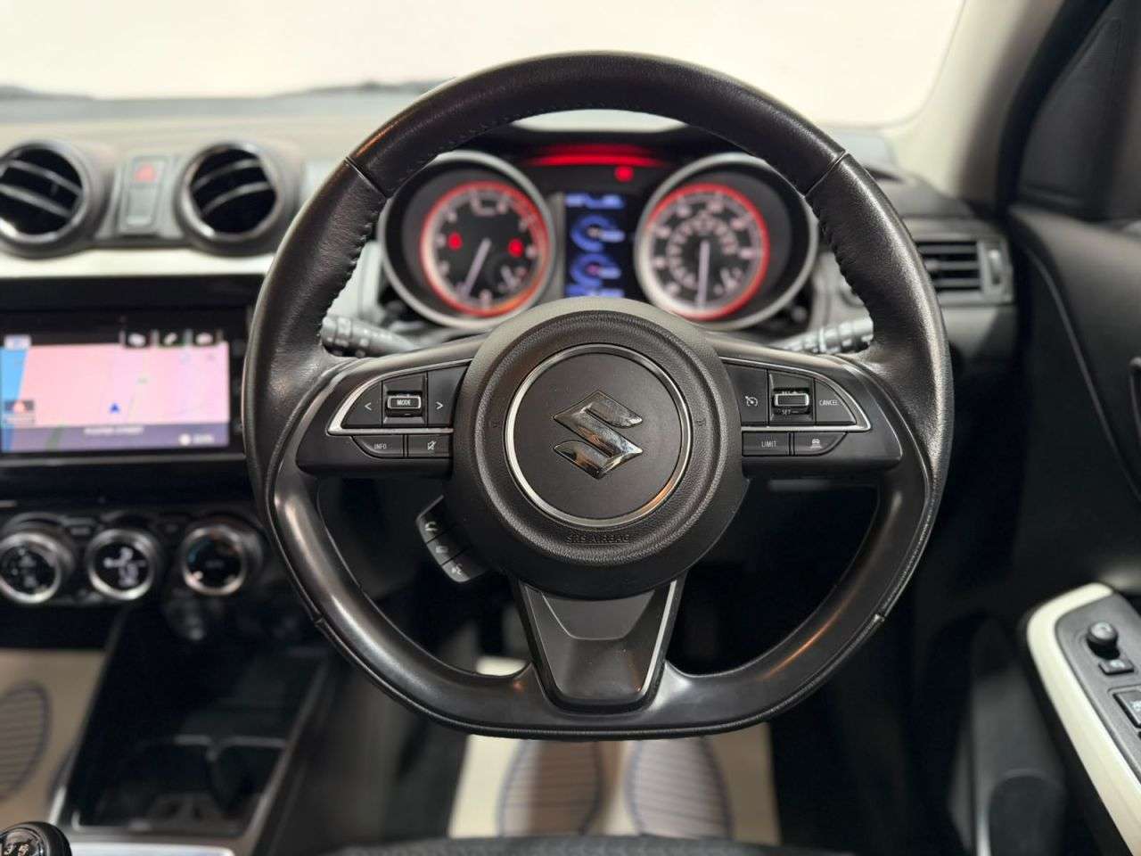 2017 SUZUKI SWIFT 2017 SUZUKI SWIFT