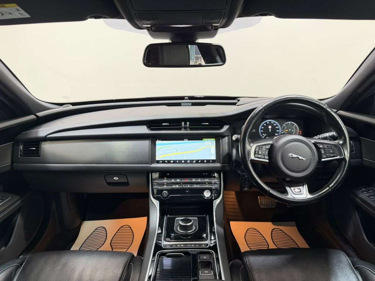 A 2016 JAGUAR XF 3.0d V6 S Saloon 4dr Diesel Auto Euro 6 (s/s) (300 ps) NATIONWIDE DELIVERY A 2016 JAGUAR XF 3.0d V6 S Saloon 4dr Diesel Auto Euro 6 (s/s) (300 ps) NATIONWIDE DELIVERY