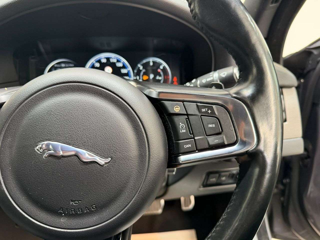 2016 JAGUAR XF 2016 JAGUAR XF