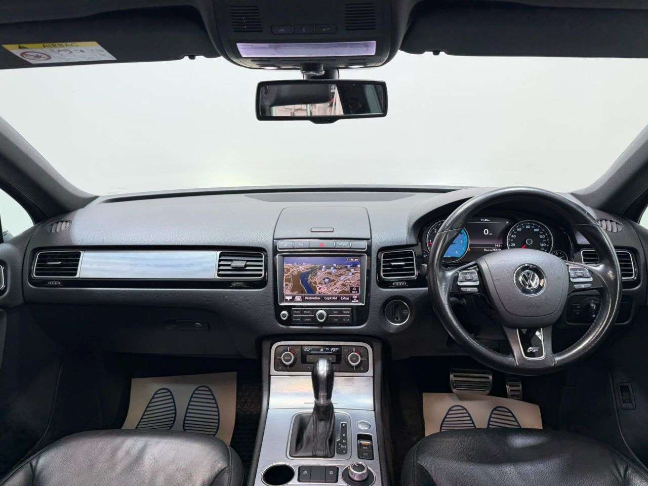A 2015 VOLKSWAGEN TOUAREG 3.0 TDI V6 BlueMotion Tech R-Line SUV 5dr Diesel Tiptronic 4WD Euro 6 (s/s) A 2015 VOLKSWAGEN TOUAREG 3.0 TDI V6 BlueMotion Tech R-Line SUV 5dr Diesel Tiptronic 4WD Euro 6 (s/s)