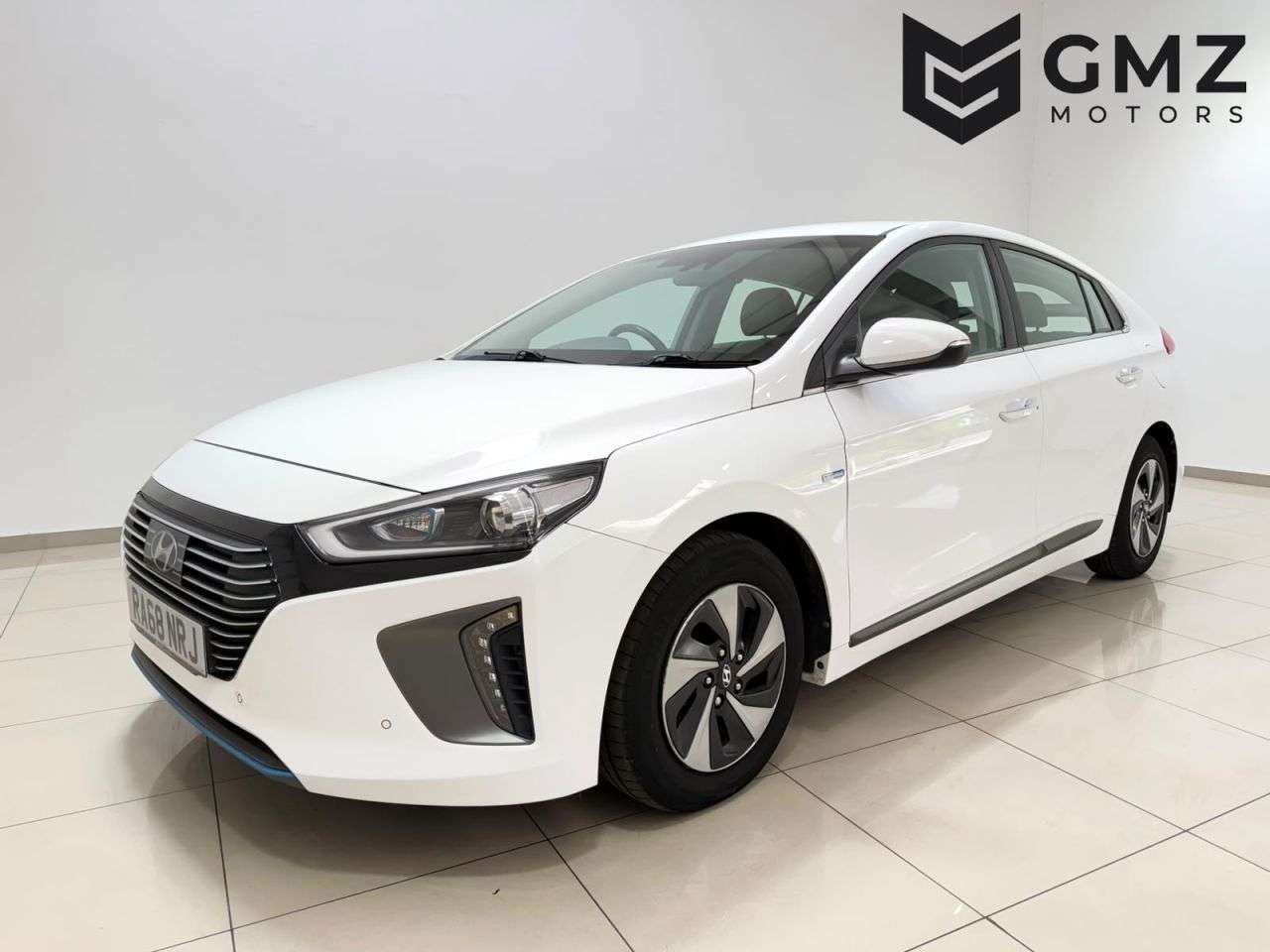A 2019 HYUNDAI IONIQ 1.6 h-GDi GPF Premium SE Hatchback 5dr Petrol Hybrid DCT Euro 6 (s/s) (141 A 2019 HYUNDAI IONIQ 1.6 h-GDi GPF Premium SE Hatchback 5dr Petrol Hybrid DCT Euro 6 (s/s) (141