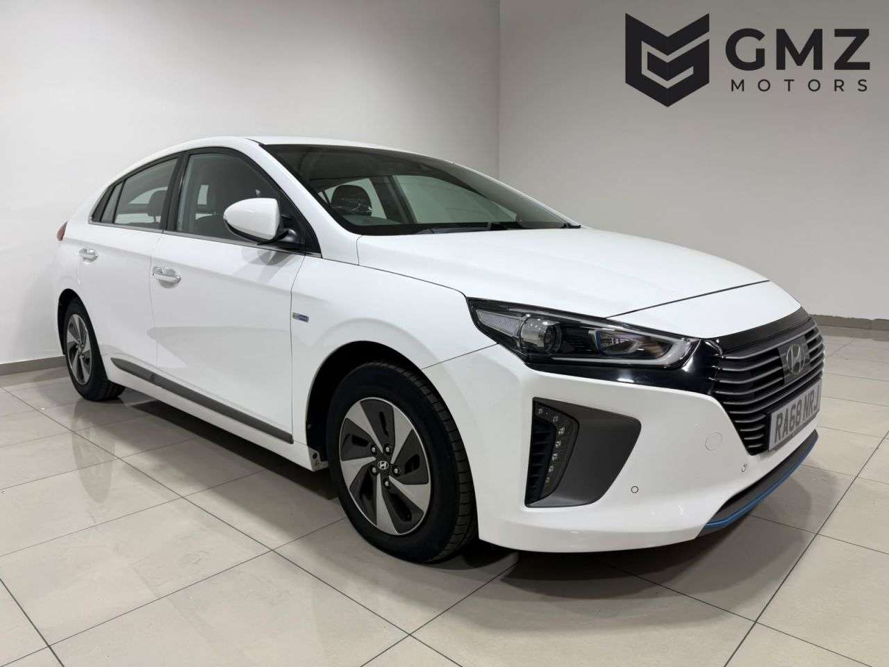 A 2019 HYUNDAI IONIQ 1.6 h-GDi GPF Premium SE Hatchback 5dr Petrol Hybrid DCT Euro 6 (s/s) (141 A 2019 HYUNDAI IONIQ 1.6 h-GDi GPF Premium SE Hatchback 5dr Petrol Hybrid DCT Euro 6 (s/s) (141