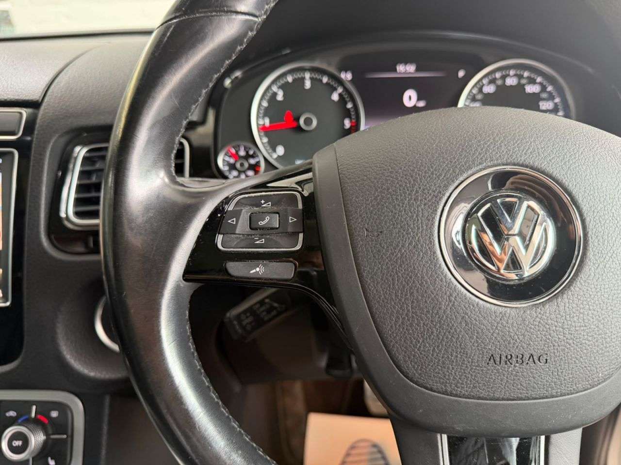 2016 VOLKSWAGEN TOUAREG 2016 VOLKSWAGEN TOUAREG