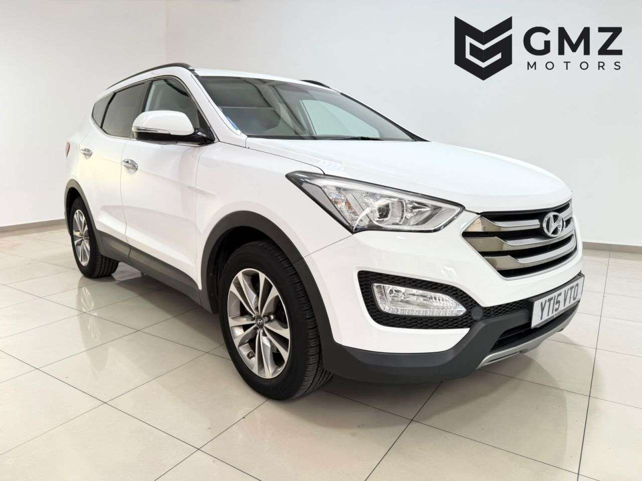 A 2015 HYUNDAI SANTA FE 2.2 CRDi Premium SUV 5dr Diesel Auto 4WD Euro 5 (5 seat) (194 bhp) A 2015 HYUNDAI SANTA FE 2.2 CRDi Premium SUV 5dr Diesel Auto 4WD Euro 5 (5 seat) (194 bhp)
