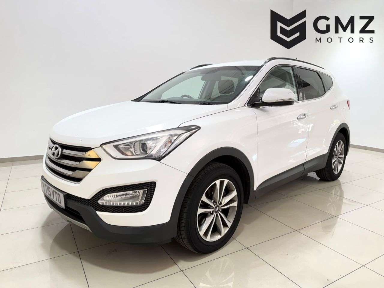 A 2015 HYUNDAI SANTA FE 2.2 CRDi Premium SUV 5dr Diesel Auto 4WD Euro 5 (5 seat) (194 bhp) A 2015 HYUNDAI SANTA FE 2.2 CRDi Premium SUV 5dr Diesel Auto 4WD Euro 5 (5 seat) (194 bhp)