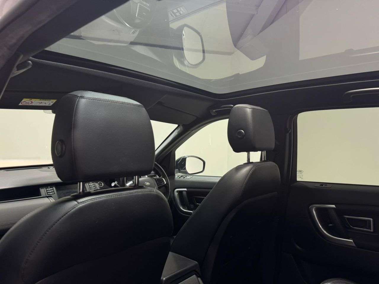 A 2018 LAND ROVER DISCOVERY SPORT 2.0 TD4 Landmark SUV 5dr Diesel Auto 4WD Euro 6 (s/s) (180 ps) NATIONWIDE D A 2018 LAND ROVER DISCOVERY SPORT 2.0 TD4 Landmark SUV 5dr Diesel Auto 4WD Euro 6 (s/s) (180 ps) NATIONWIDE D