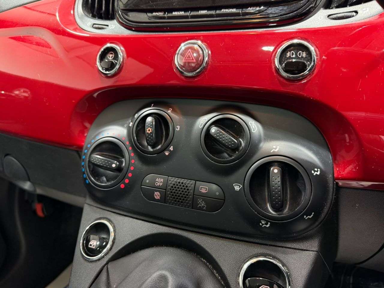 2018 FIAT 500 2018 FIAT 500