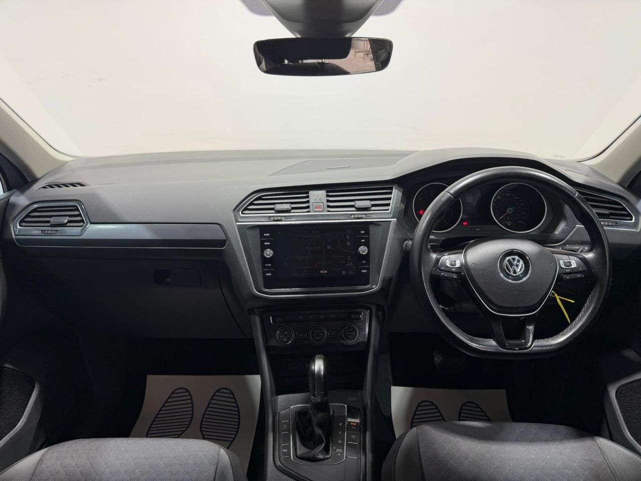A 2018 VOLKSWAGEN TIGUAN 2.0 TDI SE Navigation SUV 5dr Diesel DSG Euro 6 (s/s) (150 ps) NATIONWIDE D A 2018 VOLKSWAGEN TIGUAN 2.0 TDI SE Navigation SUV 5dr Diesel DSG Euro 6 (s/s) (150 ps) NATIONWIDE D