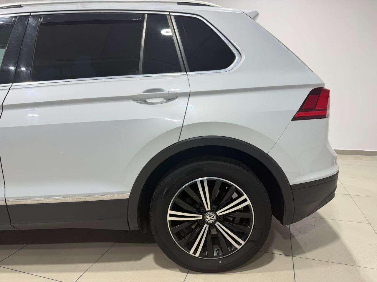 2018 VOLKSWAGEN TIGUAN 2018 VOLKSWAGEN TIGUAN