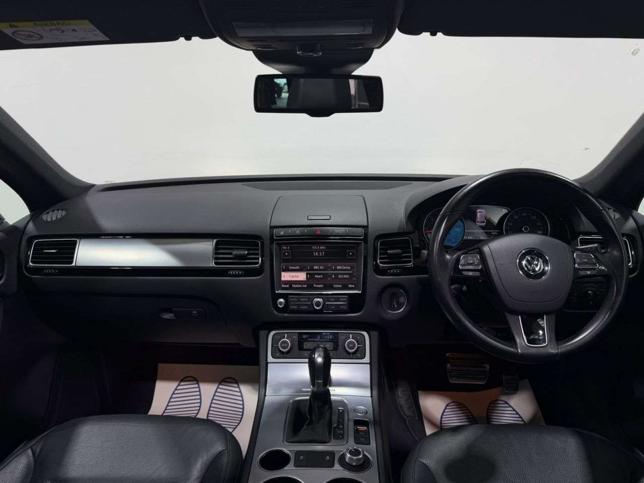A 2015 VOLKSWAGEN TOUAREG 3.0 TDI V6 BlueMotion Tech R-Line SUV 5dr Diesel Tiptronic 4WD Euro 6 (s/s) A 2015 VOLKSWAGEN TOUAREG 3.0 TDI V6 BlueMotion Tech R-Line SUV 5dr Diesel Tiptronic 4WD Euro 6 (s/s)