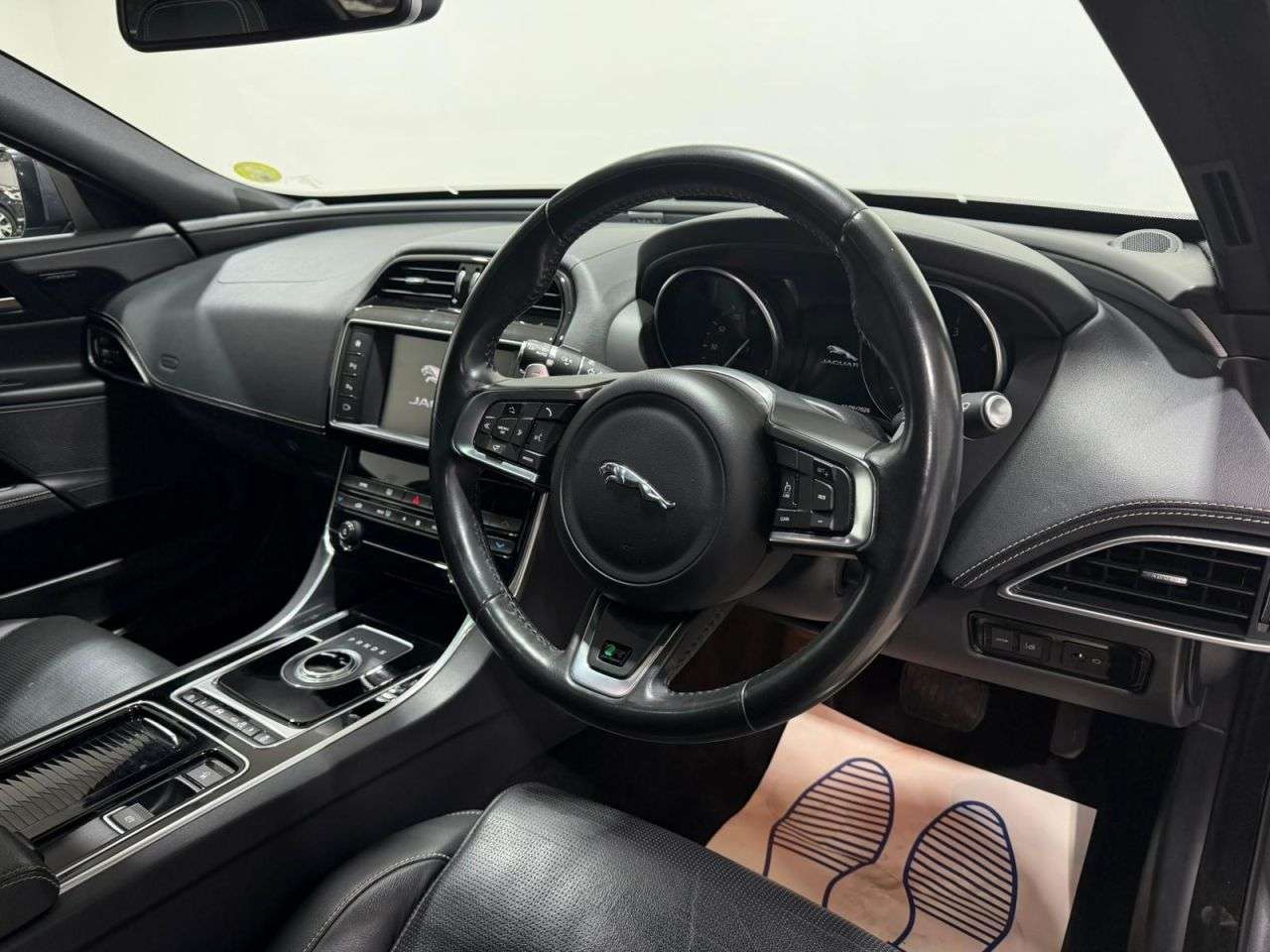 2017 JAGUAR XE 2017 JAGUAR XE