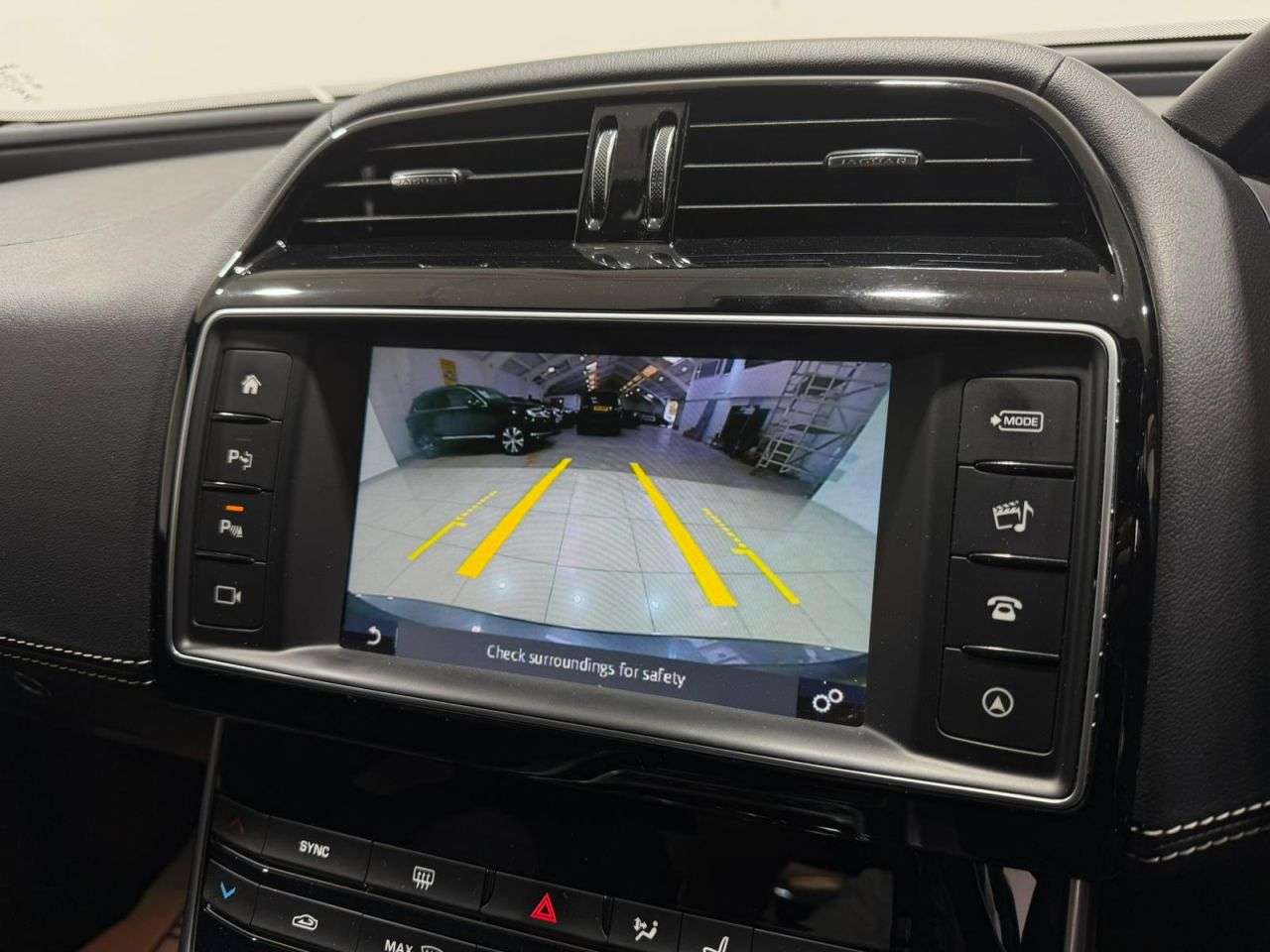 2017 JAGUAR XE 2017 JAGUAR XE