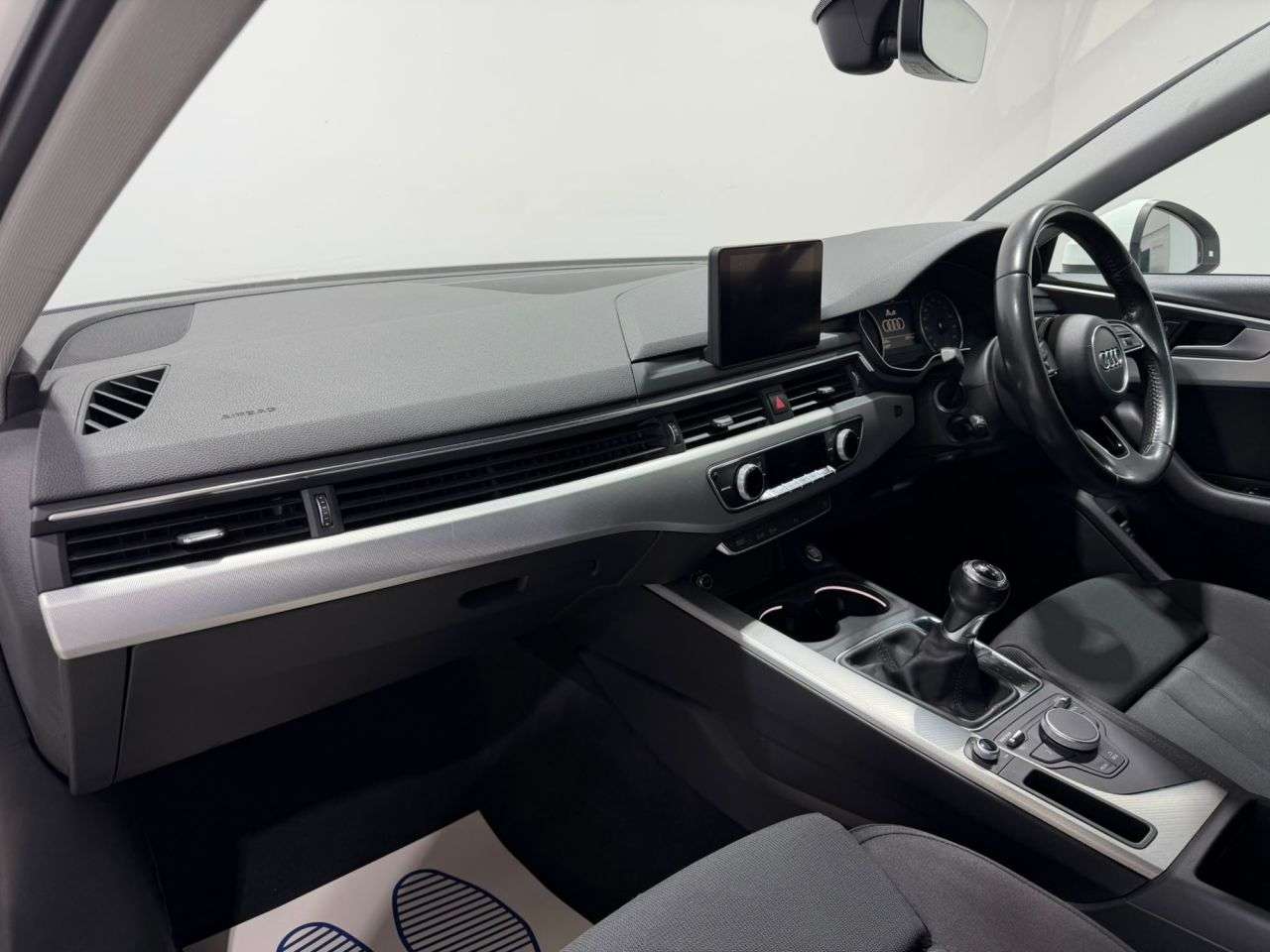 2017 AUDI A4 2017 AUDI A4
