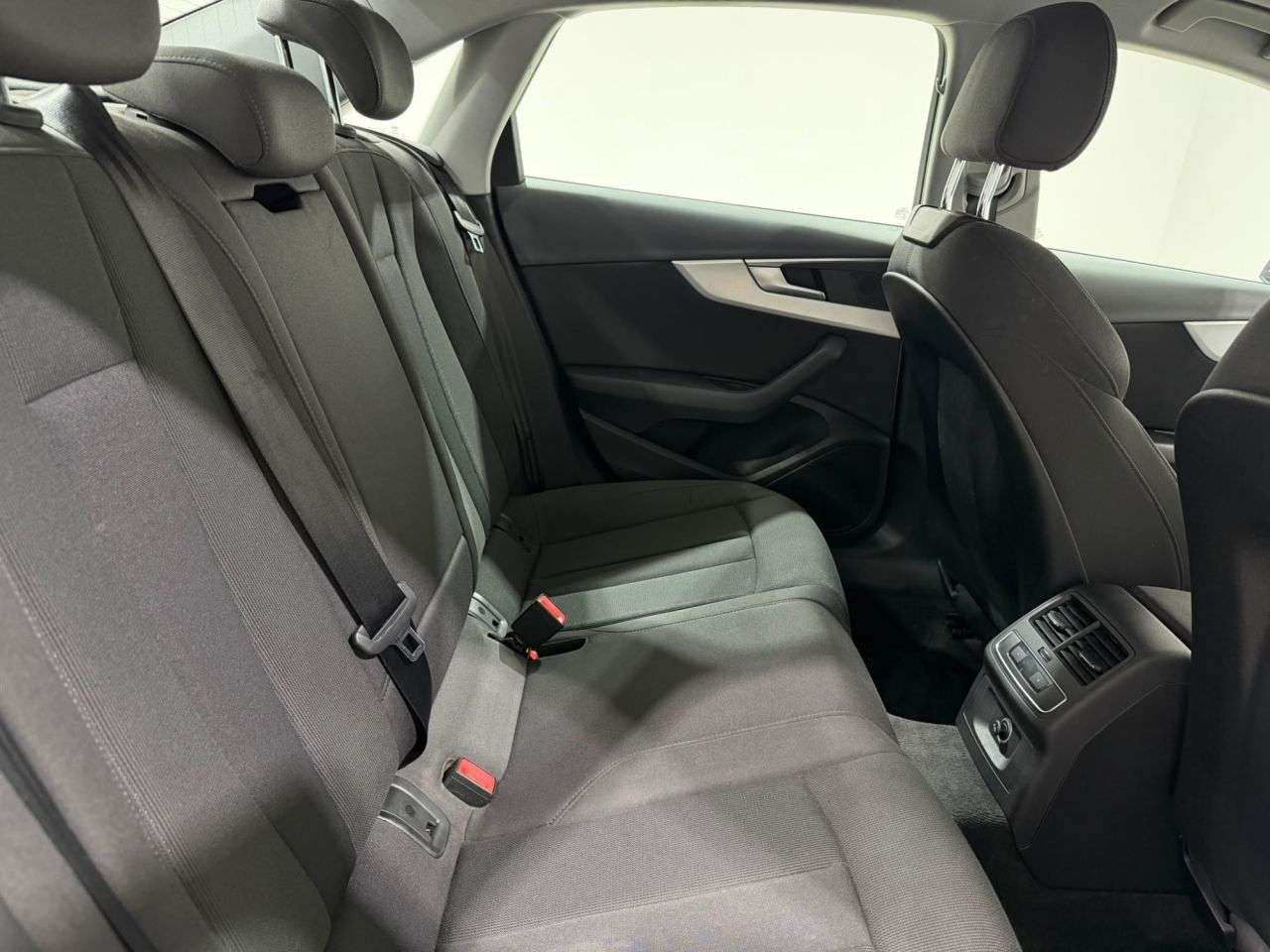 2017 AUDI A4 2017 AUDI A4