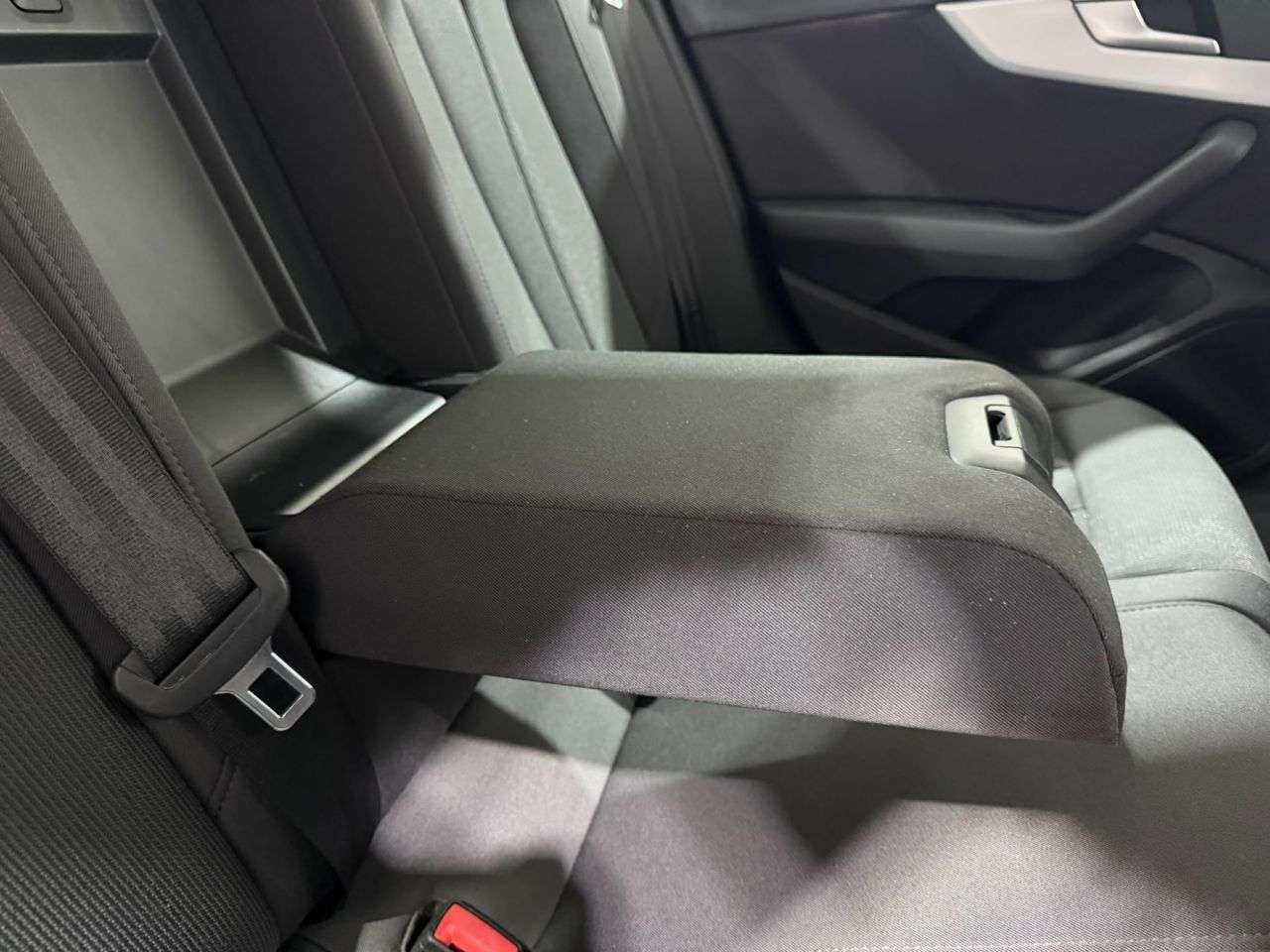 2017 AUDI A4 2017 AUDI A4