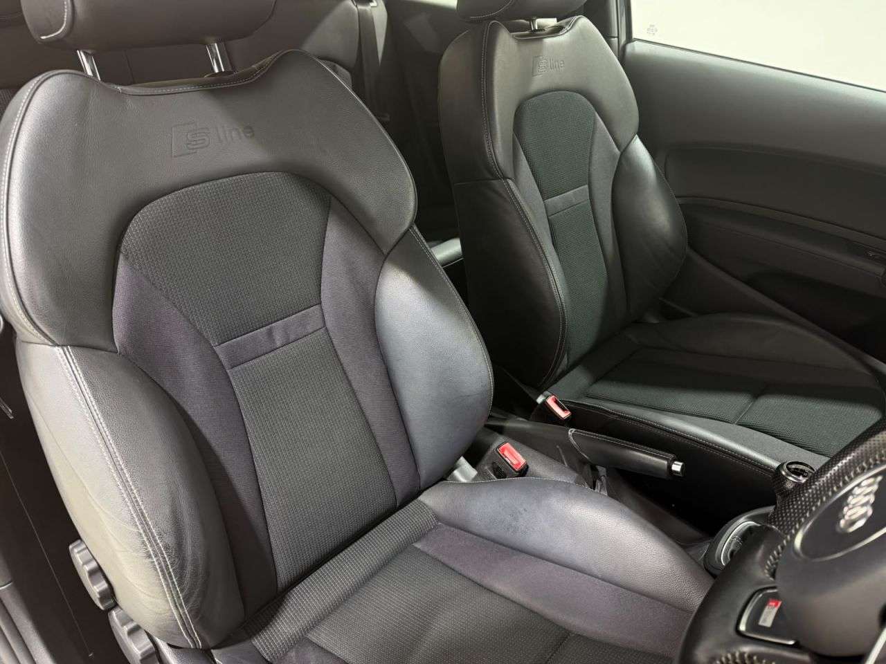2016 AUDI A1 2016 AUDI A1