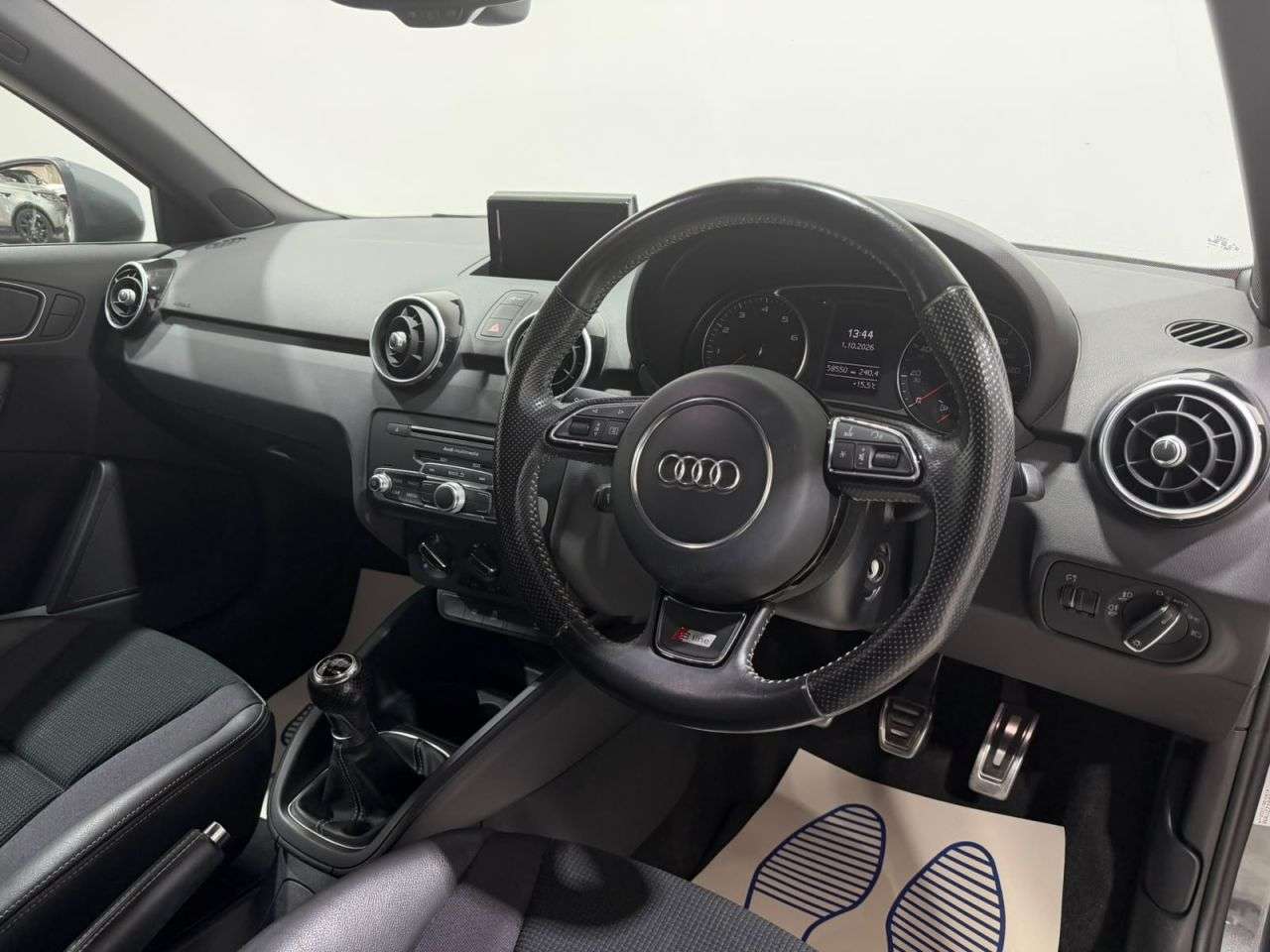 2016 AUDI A1 2016 AUDI A1