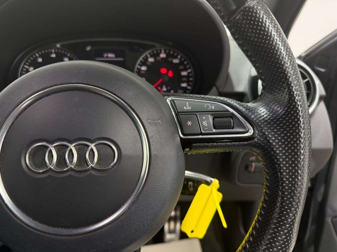 2016 AUDI A1 2016 AUDI A1