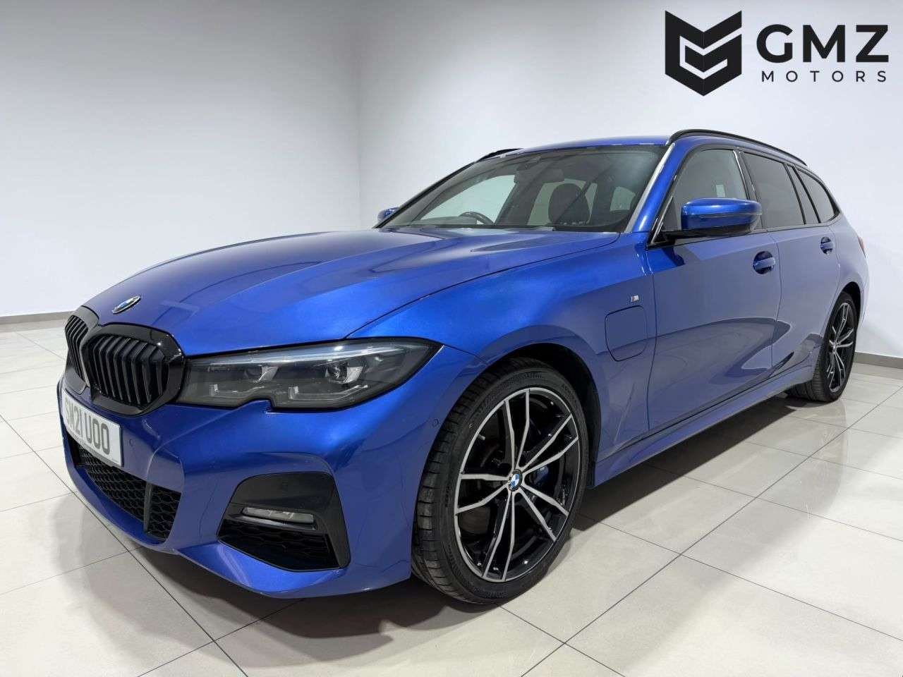 A 2021 BMW 3 SERIES 2.0 330e 12kWh M Sport Touring 5dr Petrol Plug-in Hybrid Auto Euro 6 (s/s) A 2021 BMW 3 SERIES 2.0 330e 12kWh M Sport Touring 5dr Petrol Plug-in Hybrid Auto Euro 6 (s/s)