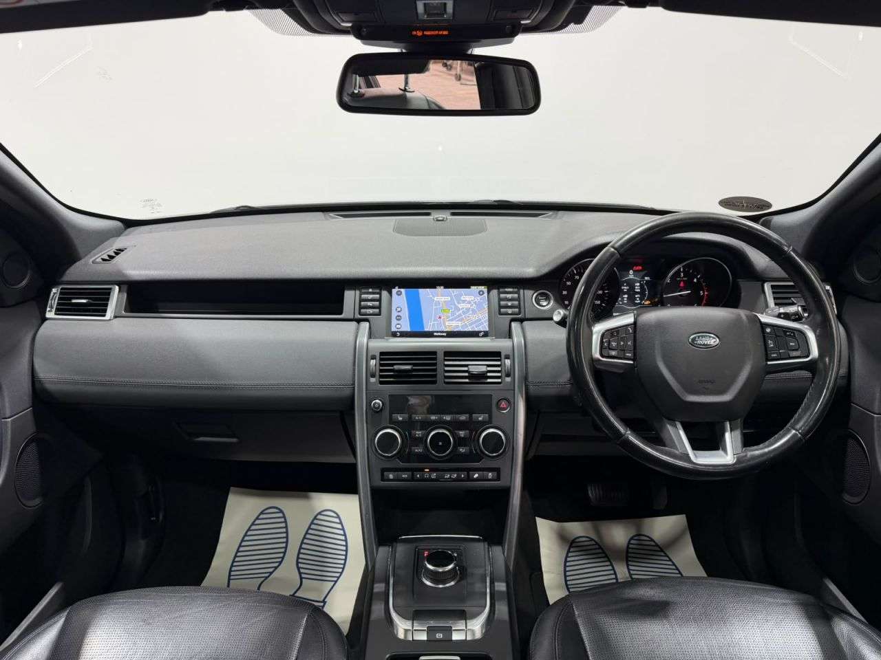 A 2019 LAND ROVER DISCOVERY SPORT 2.0 TD4 Landmark SUV 5dr Diesel Auto 4WD Euro 6 (s/s) (180 ps) NATIONWIDE D A 2019 LAND ROVER DISCOVERY SPORT 2.0 TD4 Landmark SUV 5dr Diesel Auto 4WD Euro 6 (s/s) (180 ps) NATIONWIDE D