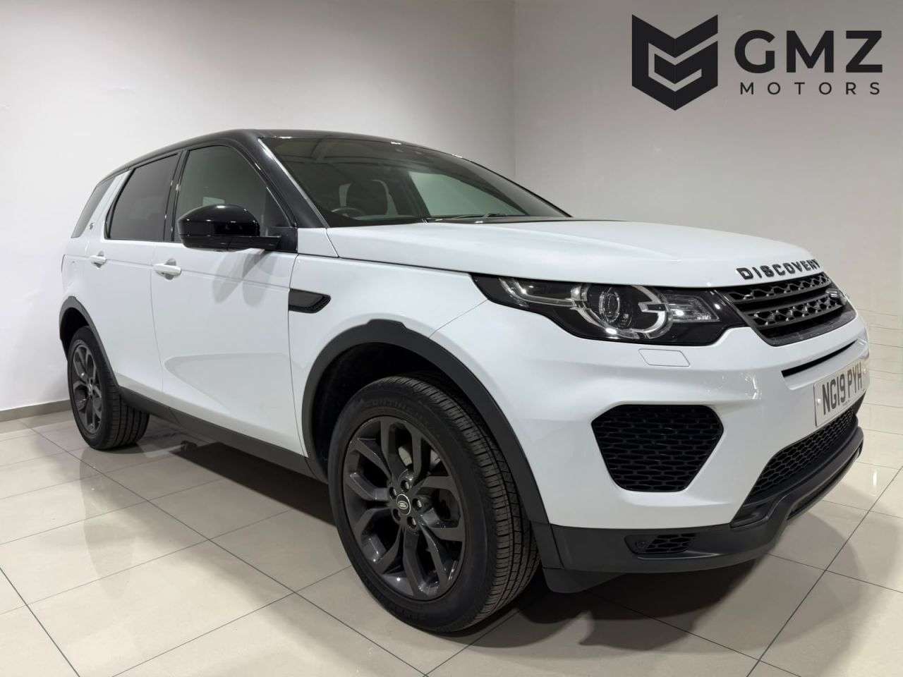 A 2019 LAND ROVER DISCOVERY SPORT 2.0 TD4 Landmark SUV 5dr Diesel Auto 4WD Euro 6 (s/s) (180 ps) NATIONWIDE D A 2019 LAND ROVER DISCOVERY SPORT 2.0 TD4 Landmark SUV 5dr Diesel Auto 4WD Euro 6 (s/s) (180 ps) NATIONWIDE D