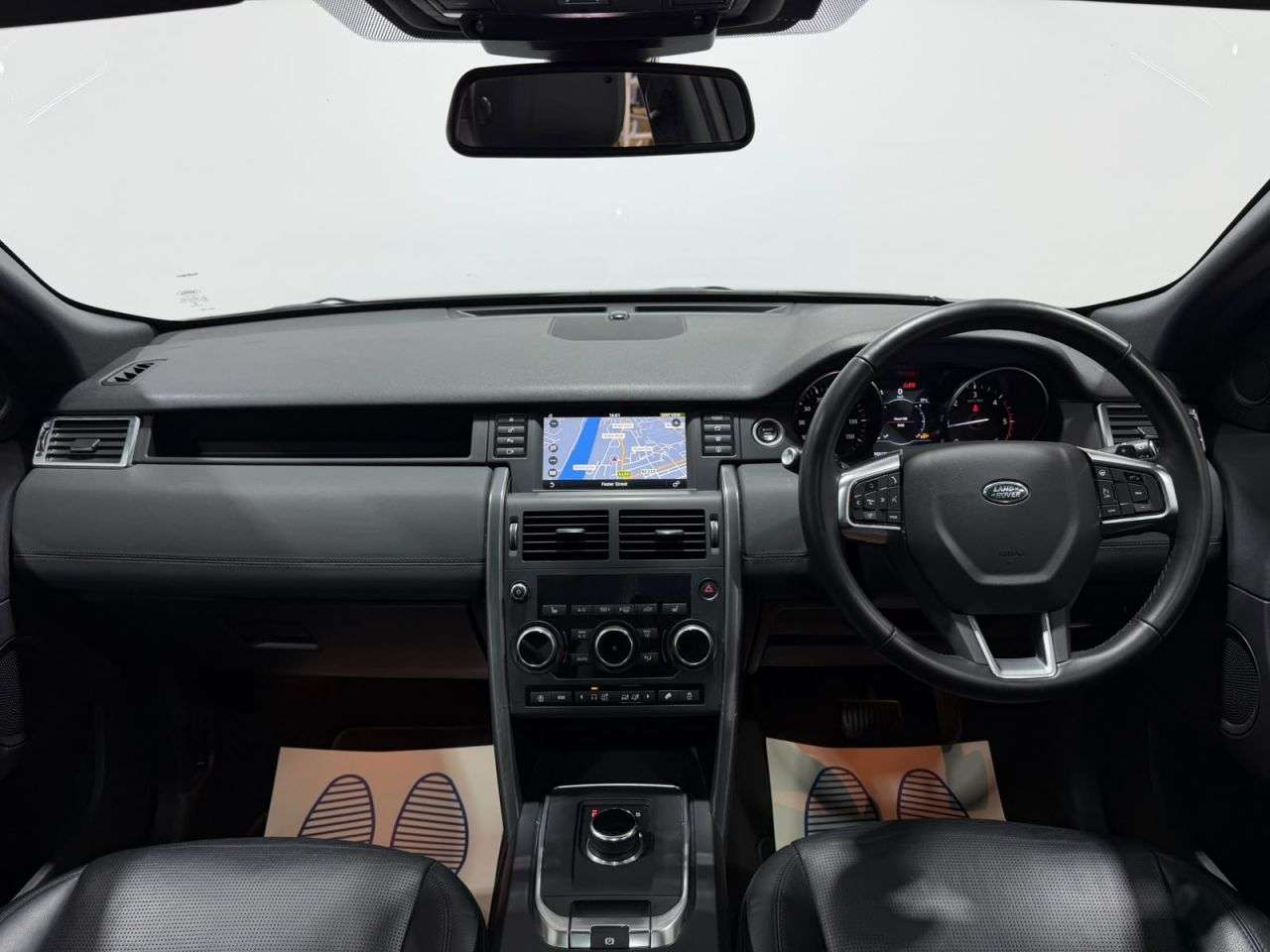 A 2019 LAND ROVER DISCOVERY SPORT 2.0 TD4 Landmark SUV 5dr Diesel Auto 4WD Euro 6 (s/s) (180 ps) NATIONWIDE D A 2019 LAND ROVER DISCOVERY SPORT 2.0 TD4 Landmark SUV 5dr Diesel Auto 4WD Euro 6 (s/s) (180 ps) NATIONWIDE D