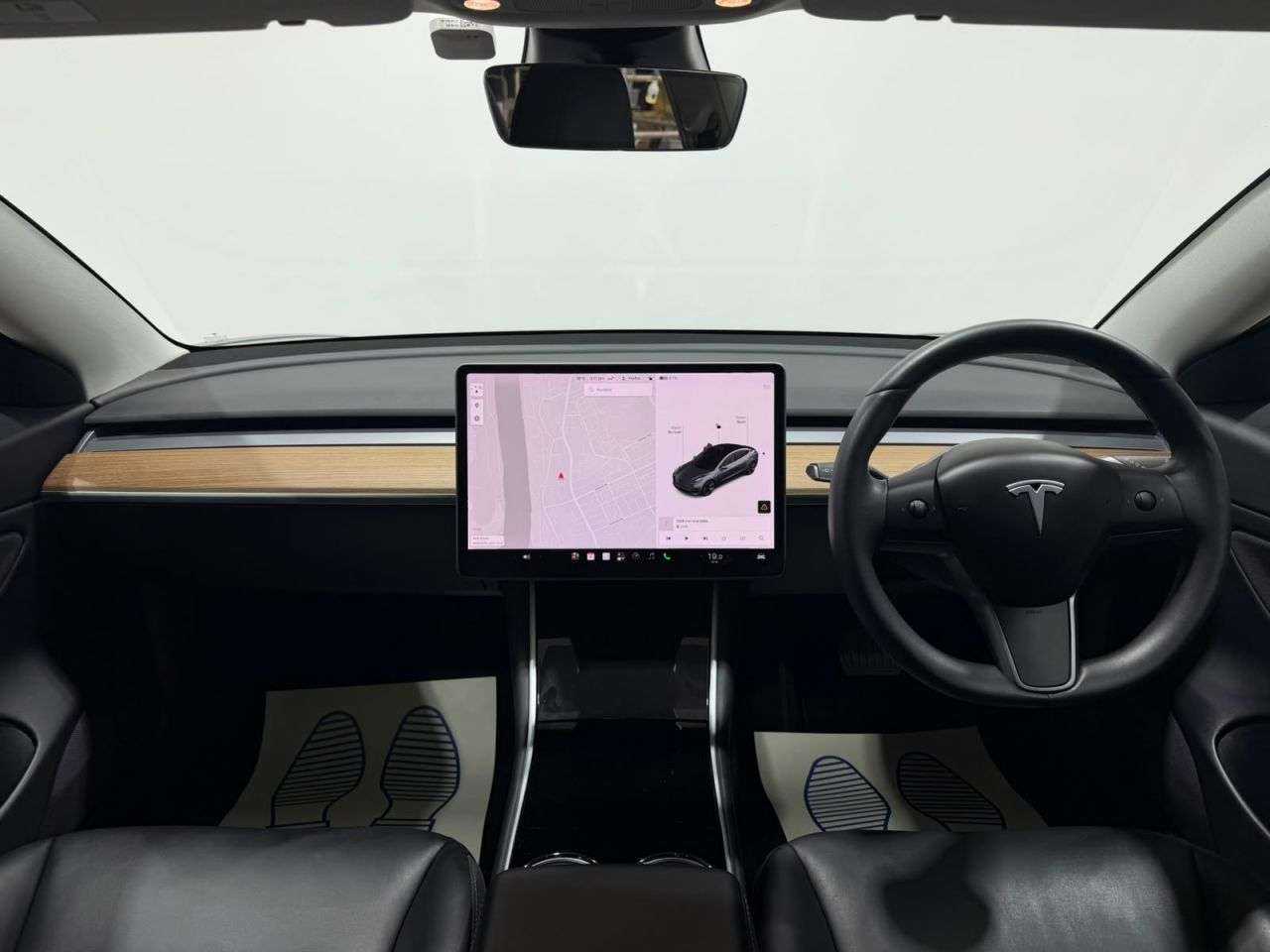 A 2020 TESLA MODEL 3 Standard Range Plus Saloon 4dr Electric Auto RWD (241 bhp) NATIONWIDE DELIV A 2020 TESLA MODEL 3 Standard Range Plus Saloon 4dr Electric Auto RWD (241 bhp) NATIONWIDE DELIV