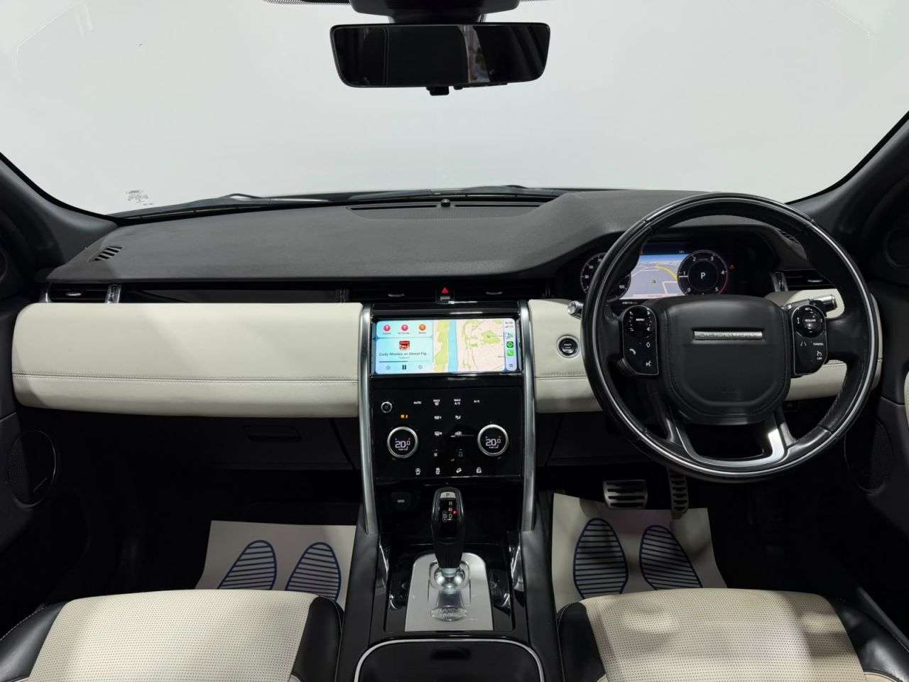 A 2019 LAND ROVER DISCOVERY SPORT 2.0 D180 MHEV R-Dynamic HSE SUV 5dr Diesel Auto 4WD Euro 6 (s/s) (180 ps) N A 2019 LAND ROVER DISCOVERY SPORT 2.0 D180 MHEV R-Dynamic HSE SUV 5dr Diesel Auto 4WD Euro 6 (s/s) (180 ps) N