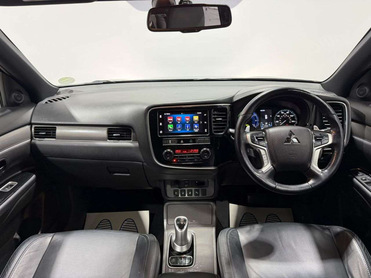 A 2019 MITSUBISHI OUTLANDER 2.4h TwinMotor 13.8kWh 4h SUV 5dr Petrol Plug-in Hybrid CVT 4WD Euro 6 (s/s A 2019 MITSUBISHI OUTLANDER 2.4h TwinMotor 13.8kWh 4h SUV 5dr Petrol Plug-in Hybrid CVT 4WD Euro 6 (s/s