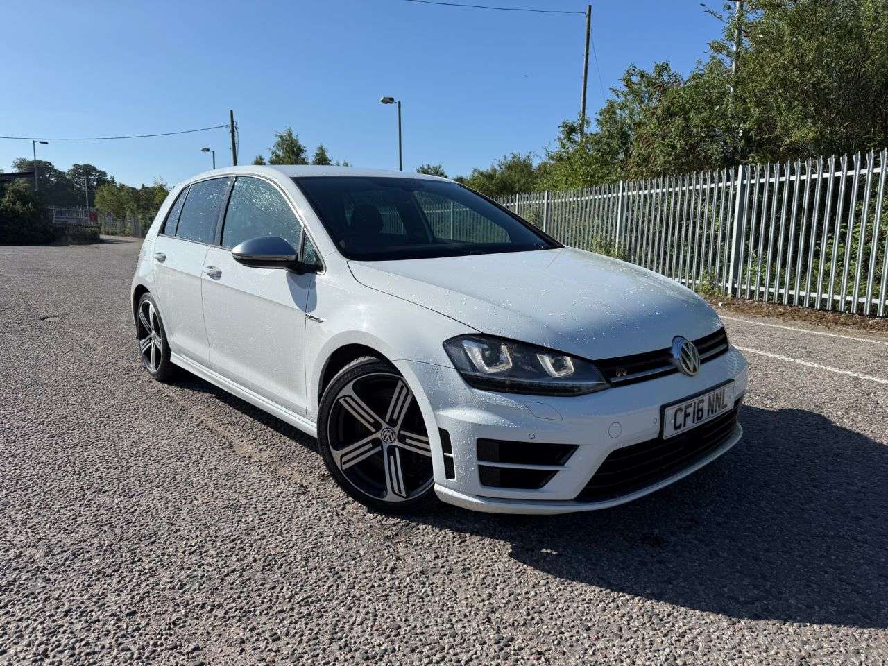 A 2016 VOLKSWAGEN GOLF 2.0 TSI BlueMotion Tech R Hatchback 5dr Petrol Manual 4Motion Euro 6 (s/s) A 2016 VOLKSWAGEN GOLF 2.0 TSI BlueMotion Tech R Hatchback 5dr Petrol Manual 4Motion Euro 6 (s/s)