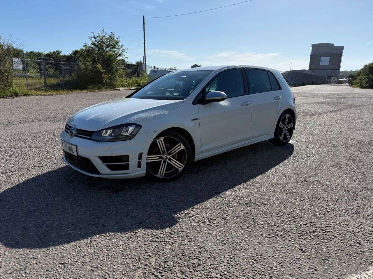 A 2016 VOLKSWAGEN GOLF 2.0 TSI BlueMotion Tech R Hatchback 5dr Petrol Manual 4Motion Euro 6 (s/s) A 2016 VOLKSWAGEN GOLF 2.0 TSI BlueMotion Tech R Hatchback 5dr Petrol Manual 4Motion Euro 6 (s/s)