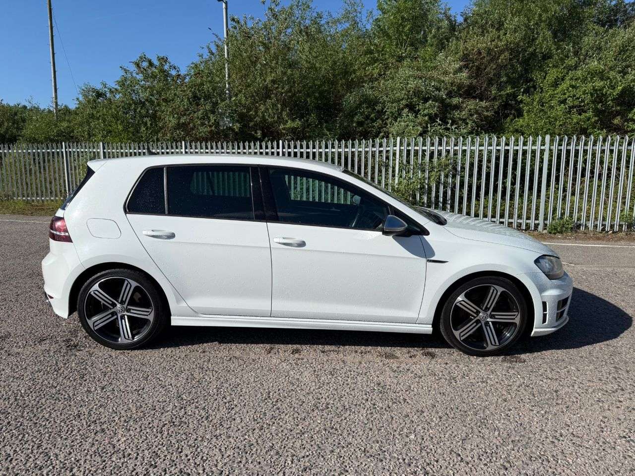 A 2016 VOLKSWAGEN GOLF 2.0 TSI BlueMotion Tech R Hatchback 5dr Petrol Manual 4Motion Euro 6 (s/s) A 2016 VOLKSWAGEN GOLF 2.0 TSI BlueMotion Tech R Hatchback 5dr Petrol Manual 4Motion Euro 6 (s/s)