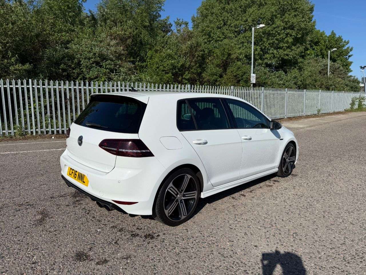 A 2016 VOLKSWAGEN GOLF 2.0 TSI BlueMotion Tech R Hatchback 5dr Petrol Manual 4Motion Euro 6 (s/s) A 2016 VOLKSWAGEN GOLF 2.0 TSI BlueMotion Tech R Hatchback 5dr Petrol Manual 4Motion Euro 6 (s/s)