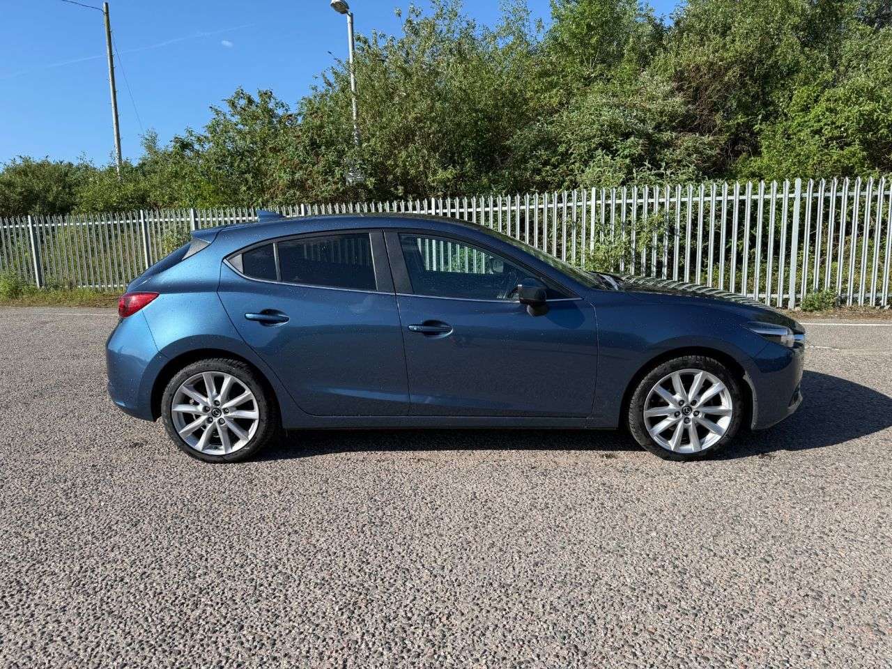 A 2018 MAZDA MAZDA3 2.0 SKYACTIV-G Sport Nav Hatchback 5dr Petrol Manual Euro 6 (s/s) (121 ps) A 2018 MAZDA MAZDA3 2.0 SKYACTIV-G Sport Nav Hatchback 5dr Petrol Manual Euro 6 (s/s) (121 ps)