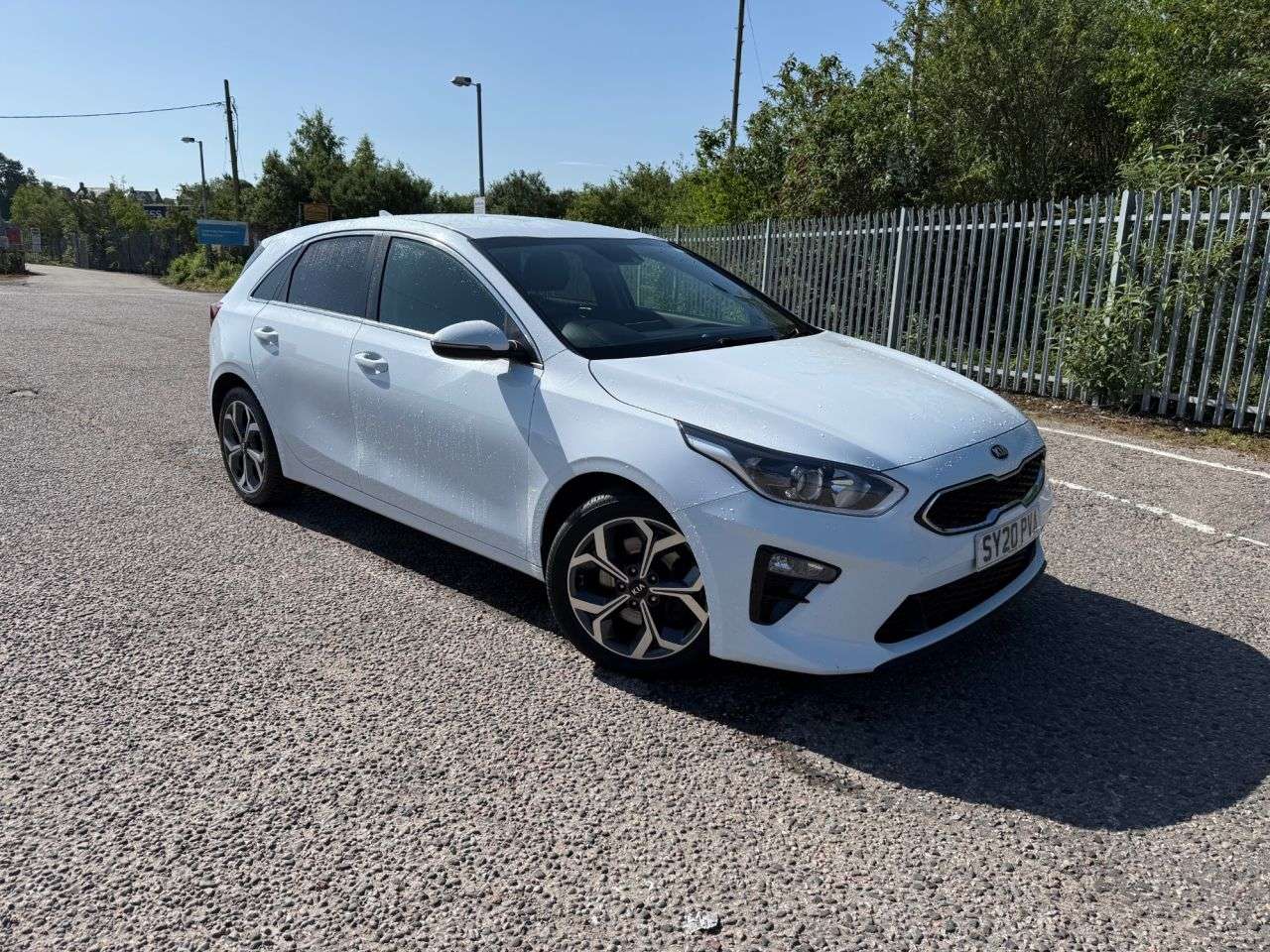 A 2020 KIA CEED 1.4 T-GDi 3 Hatchback 5dr Petrol DCT Euro 6 (s/s) (138 bhp) A 2020 KIA CEED 1.4 T-GDi 3 Hatchback 5dr Petrol DCT Euro 6 (s/s) (138 bhp)
