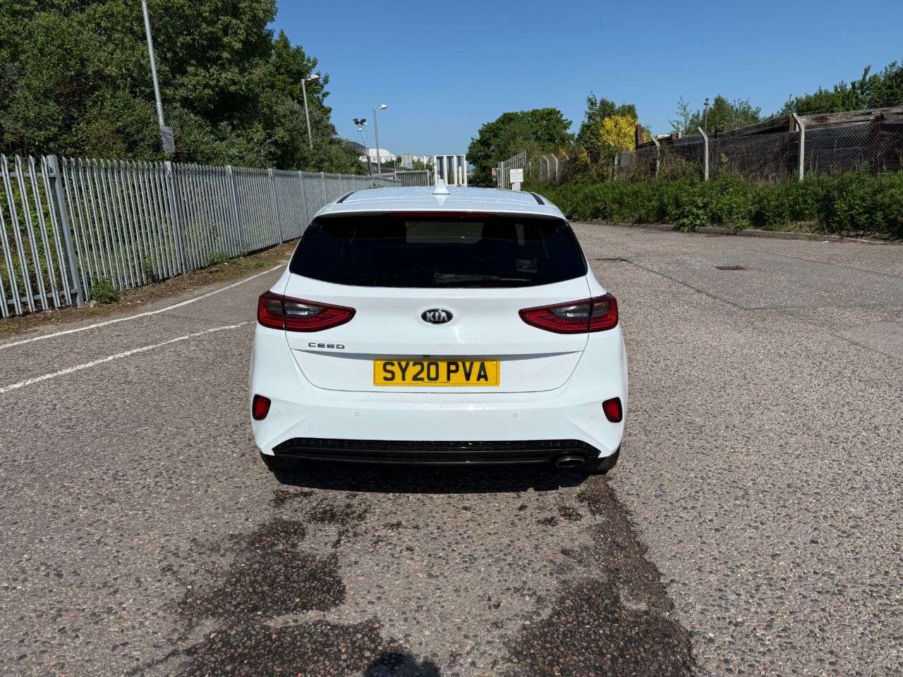 A 2020 KIA CEED 1.4 T-GDi 3 Hatchback 5dr Petrol DCT Euro 6 (s/s) (138 bhp) A 2020 KIA CEED 1.4 T-GDi 3 Hatchback 5dr Petrol DCT Euro 6 (s/s) (138 bhp)
