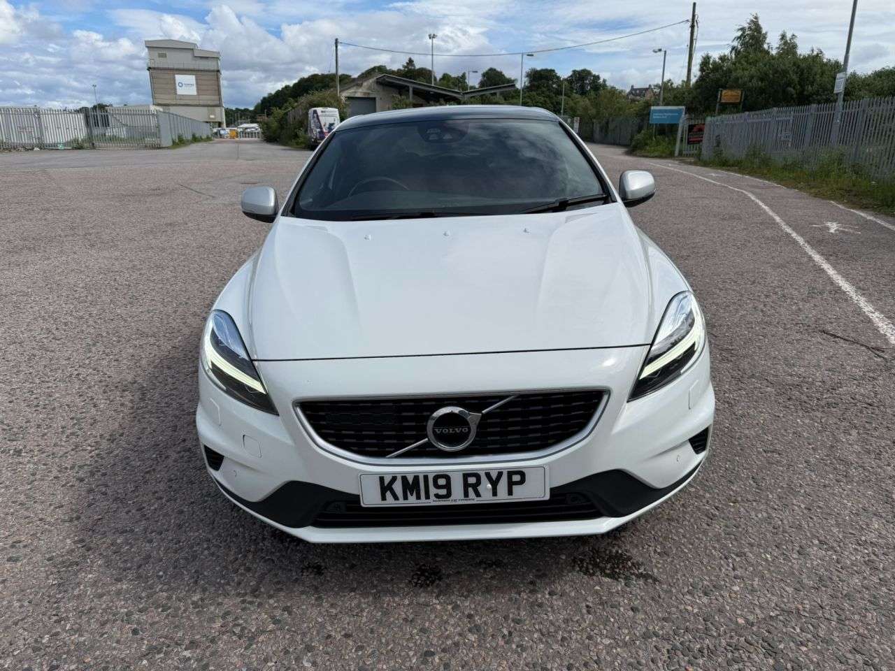 2019 VOLVO V40 2019 VOLVO V40