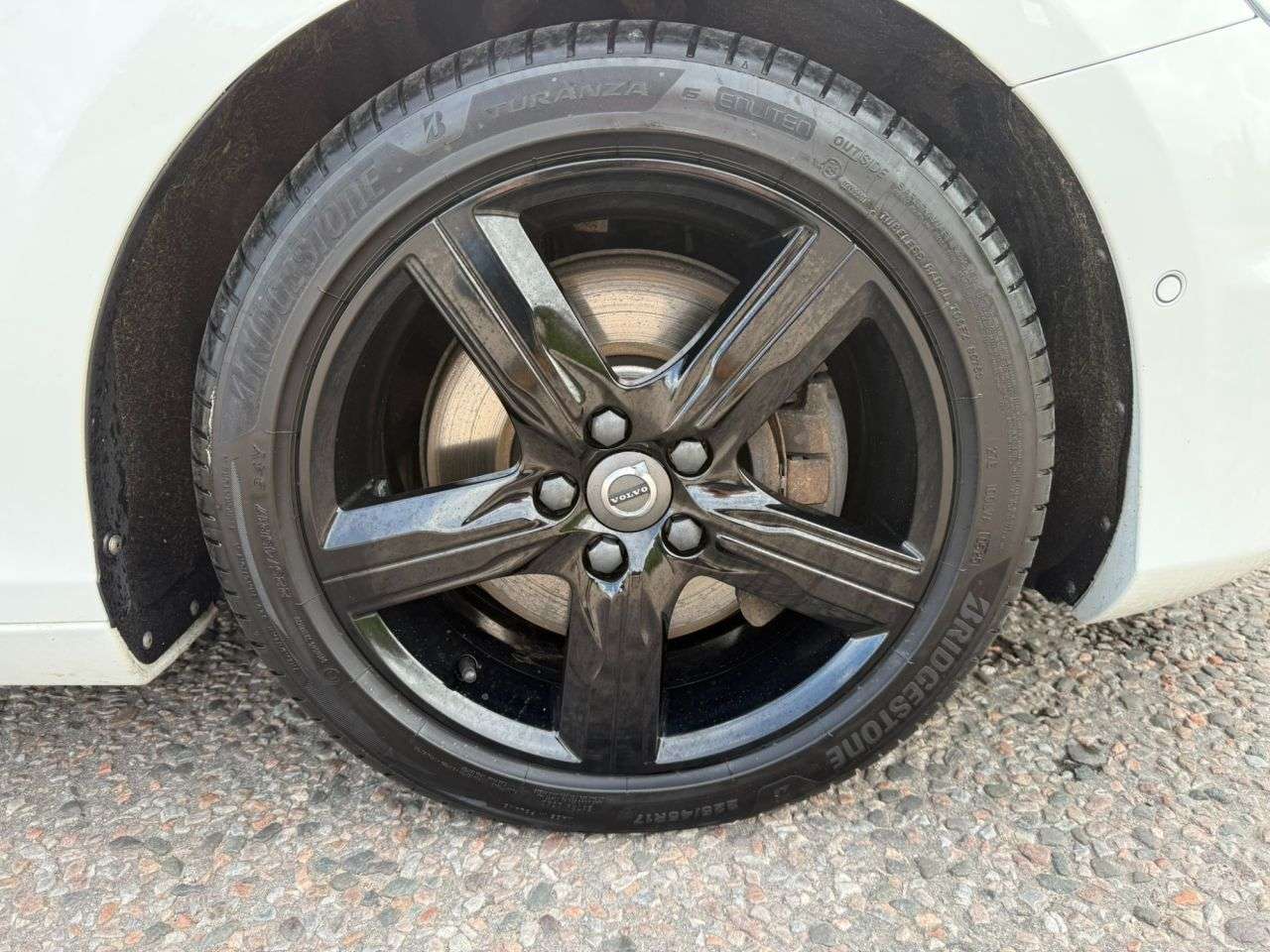 2019 VOLVO V40 2019 VOLVO V40