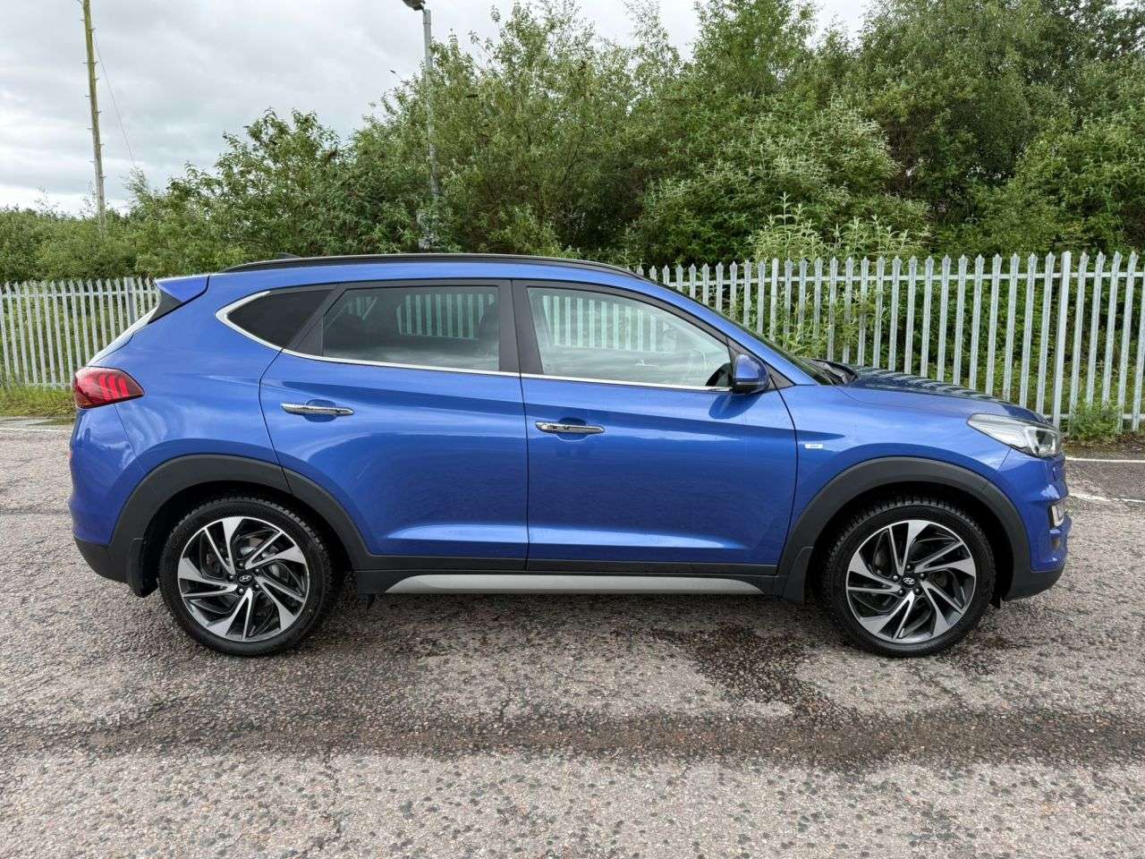 A 2019 HYUNDAI TUCSON 2.0 CRDi MHEV Premium SE SUV 5dr Diesel Hybrid Auto 4WD Euro 6 (s/s) (185 p A 2019 HYUNDAI TUCSON 2.0 CRDi MHEV Premium SE SUV 5dr Diesel Hybrid Auto 4WD Euro 6 (s/s) (185 p