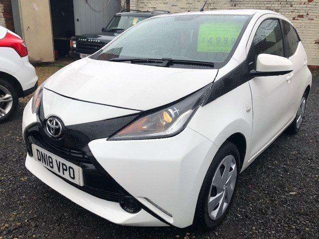 A 2018 TOYOTA AYGO VVT-I X-PLAY X-SHIFT A 2018 TOYOTA AYGO VVT-I X-PLAY X-SHIFT