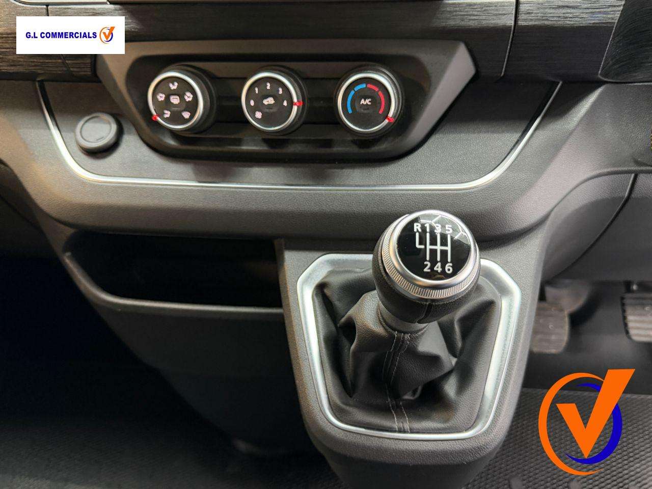 2022 RENAULT TRAFIC 2022 RENAULT TRAFIC