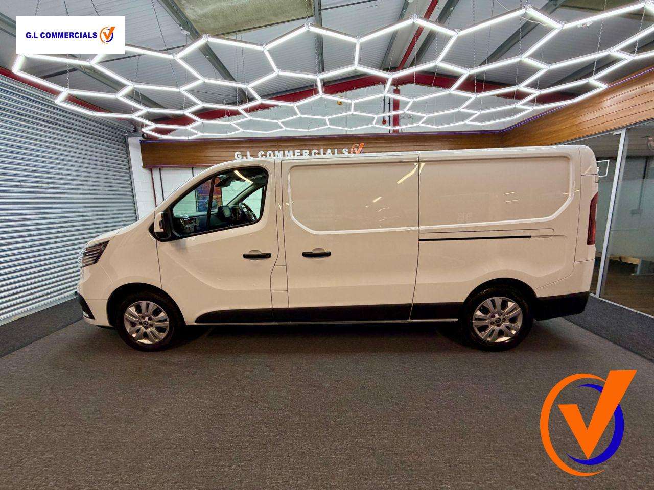 A 2022 RENAULT TRAFIC 2.0 dCi Blue LL30 Sport Panel Van 5dr Diesel Manual L2 H1 Euro 6 (s/s) (150 ps) A 2022 RENAULT TRAFIC 2.0 dCi Blue LL30 Sport Panel Van 5dr Diesel Manual L2 H1 Euro 6 (s/s) (150 ps)