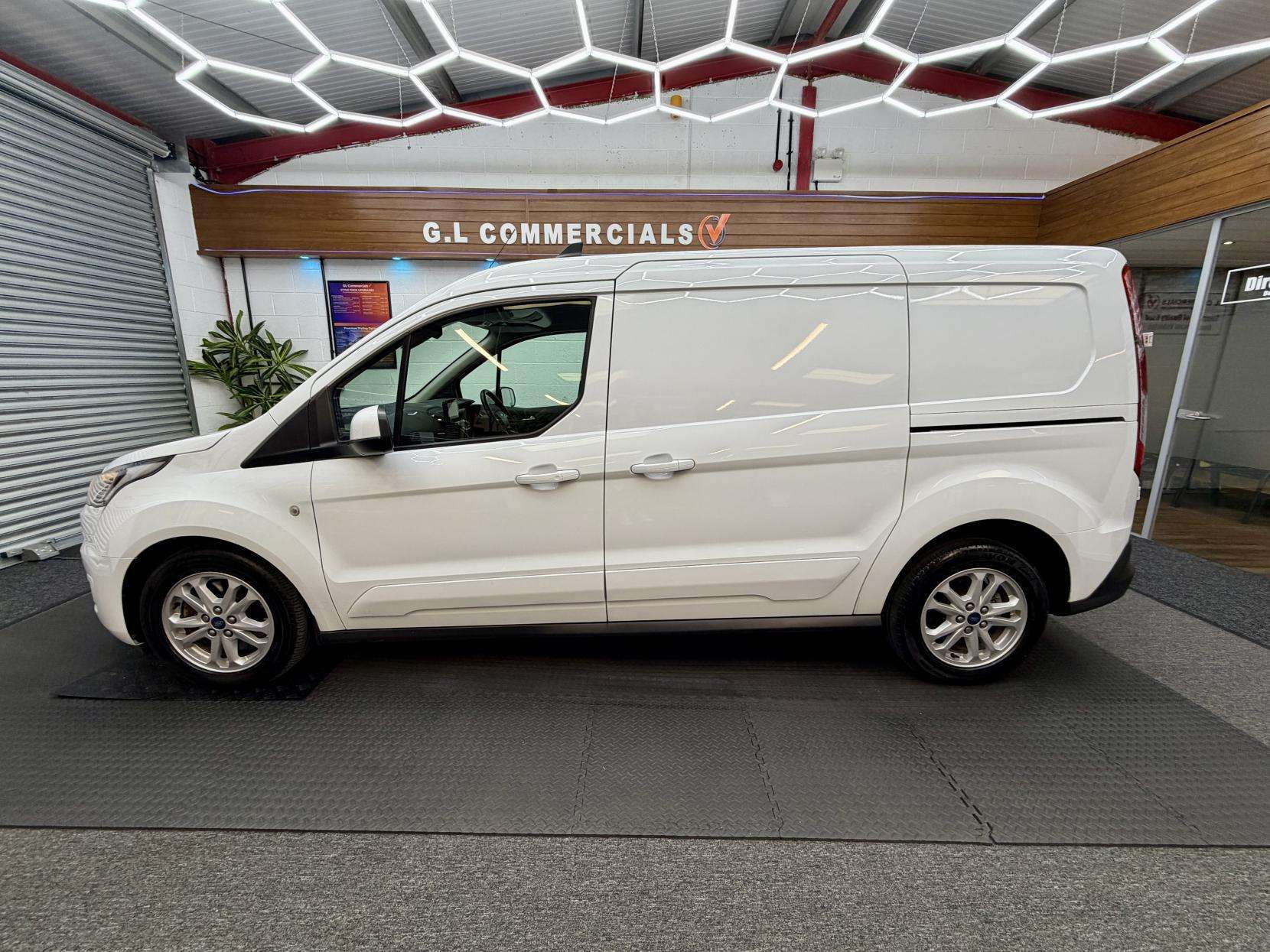 A 2022 FORD TRANSIT CONNECT 1.5 250 EcoBlue Limited Panel Van 5dr Diesel Auto L2 Euro 6 (s/s) (120 ps) A 2022 FORD TRANSIT CONNECT 1.5 250 EcoBlue Limited Panel Van 5dr Diesel Auto L2 Euro 6 (s/s) (120 ps)