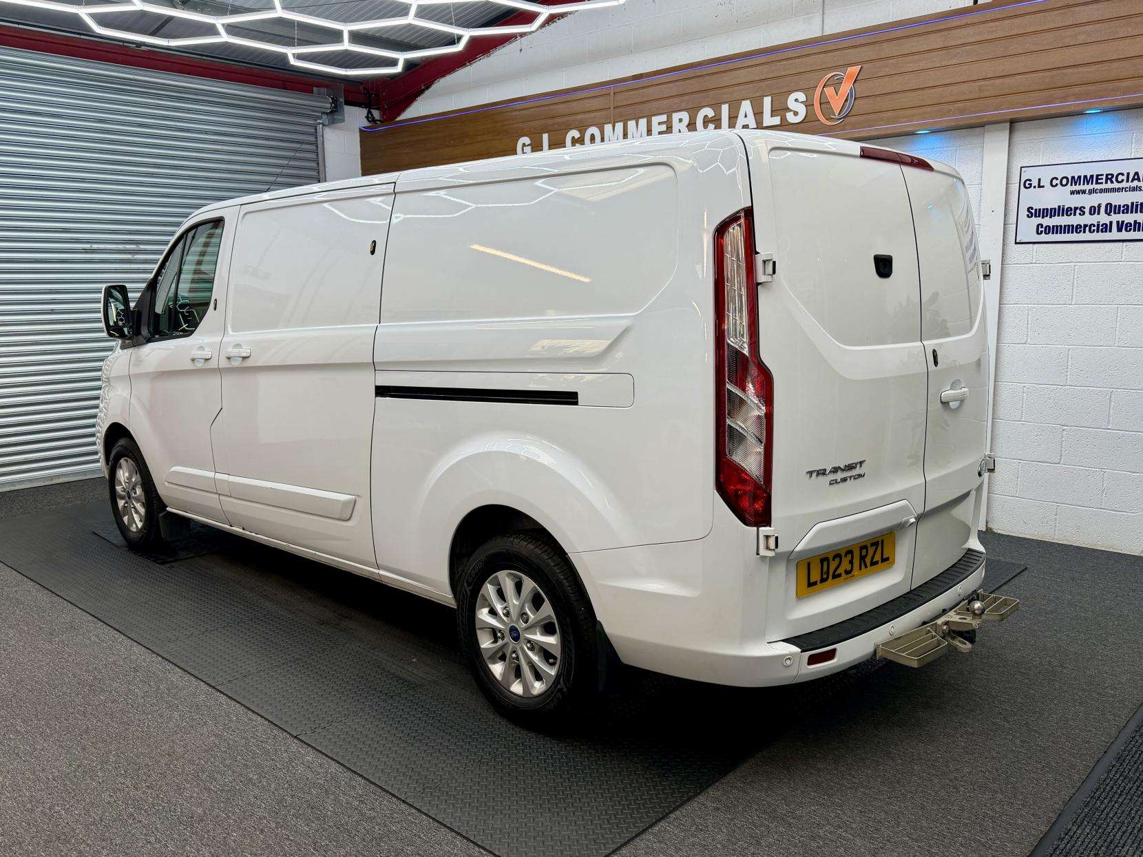 A 2023 FORD TRANSIT CUSTOM 2.0 300 EcoBlue Limited Panel Van 5dr Diesel Manual L2 H1 Euro 6 (s/s) (130 ps) A 2023 FORD TRANSIT CUSTOM 2.0 300 EcoBlue Limited Panel Van 5dr Diesel Manual L2 H1 Euro 6 (s/s) (130 ps)