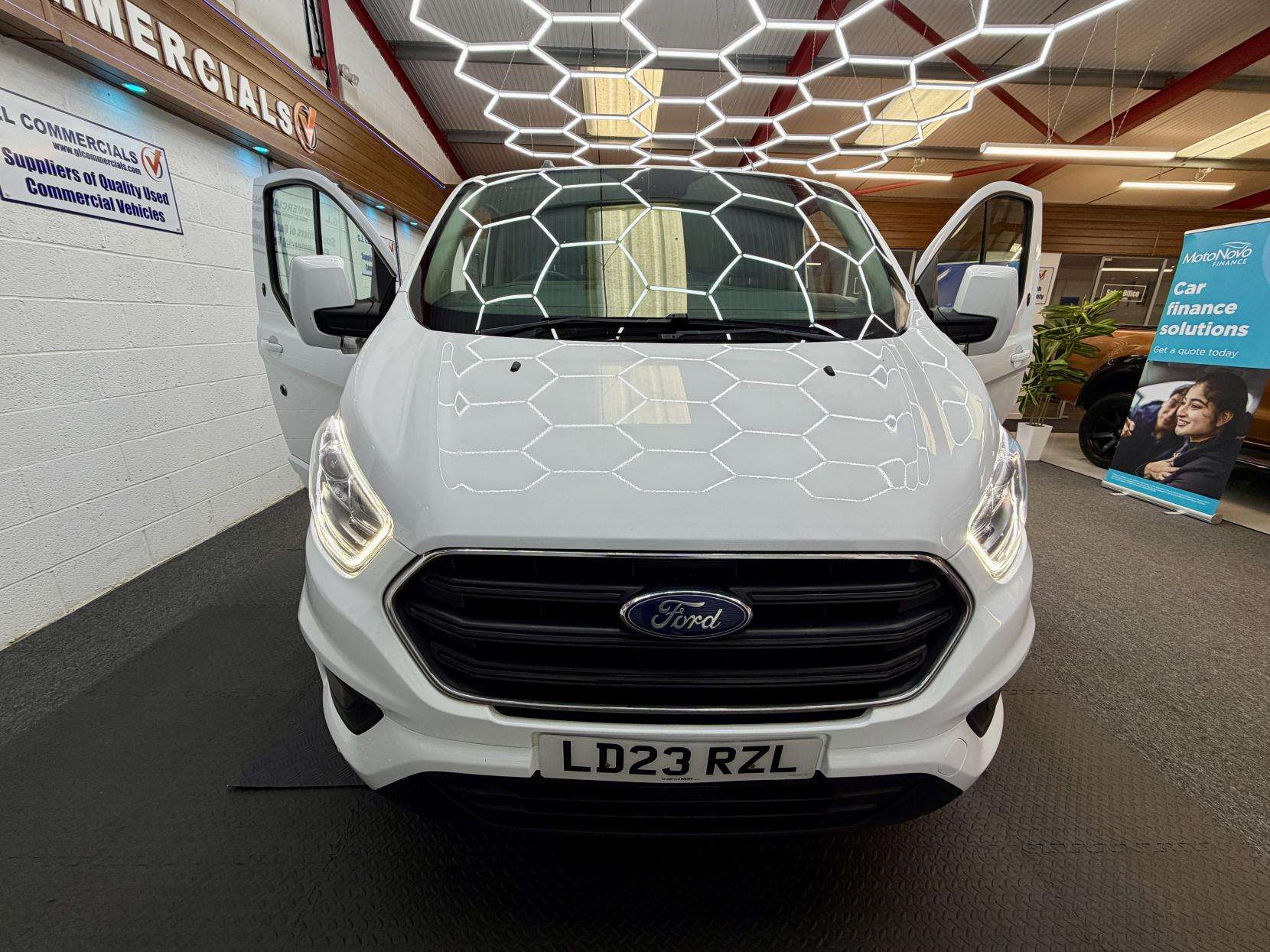 A 2023 FORD TRANSIT CUSTOM 2.0 300 EcoBlue Limited Panel Van 5dr Diesel Manual L2 H1 Euro 6 (s/s) (130 ps) A 2023 FORD TRANSIT CUSTOM 2.0 300 EcoBlue Limited Panel Van 5dr Diesel Manual L2 H1 Euro 6 (s/s) (130 ps)