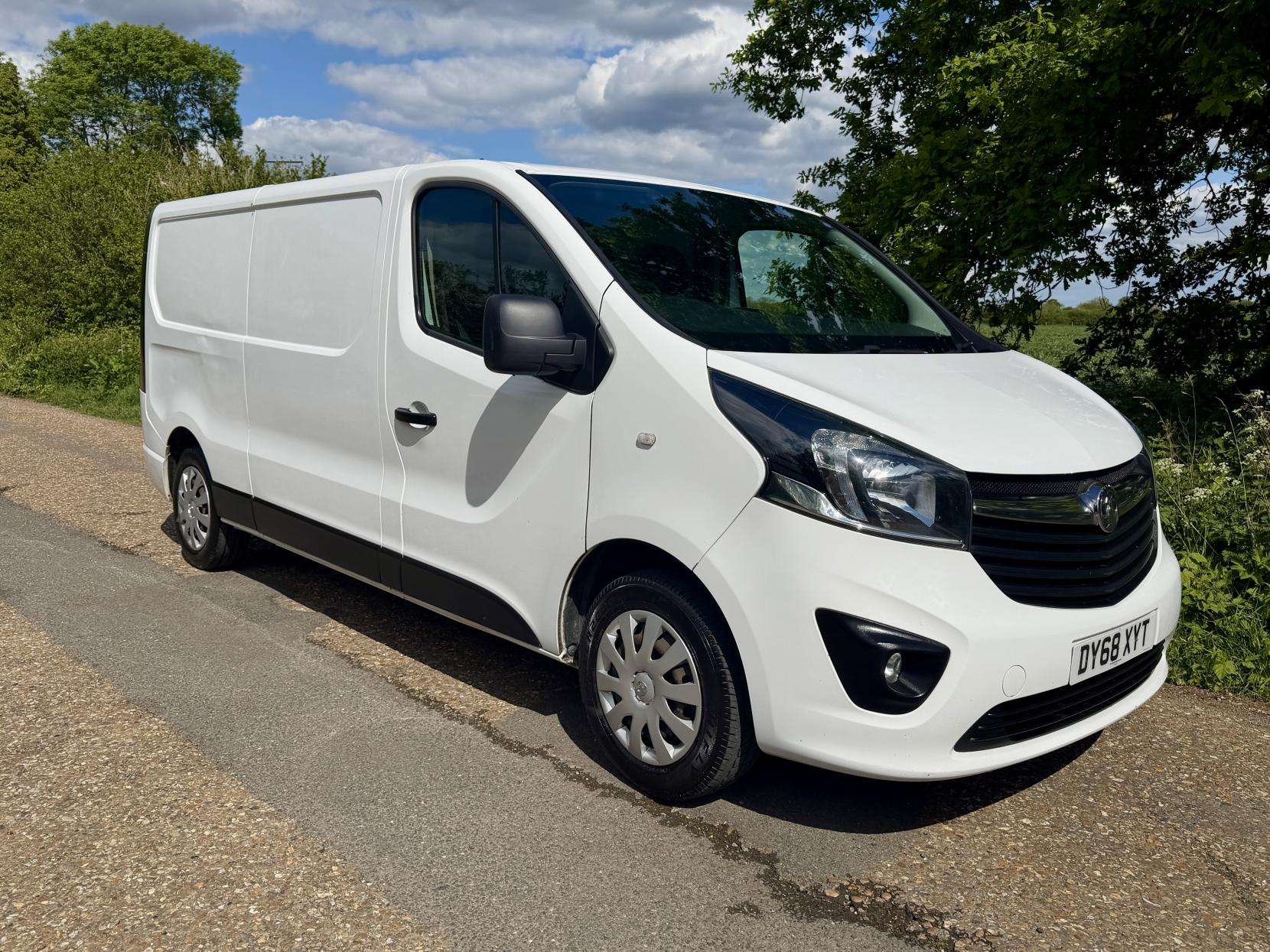 A 2018 VAUXHALL VIVARO 1.6 CDTi 2900 Sportive Panel Van 5dr Diesel Manual L2 H1 Euro 6 (120 ps) A 2018 VAUXHALL VIVARO 1.6 CDTi 2900 Sportive Panel Van 5dr Diesel Manual L2 H1 Euro 6 (120 ps)