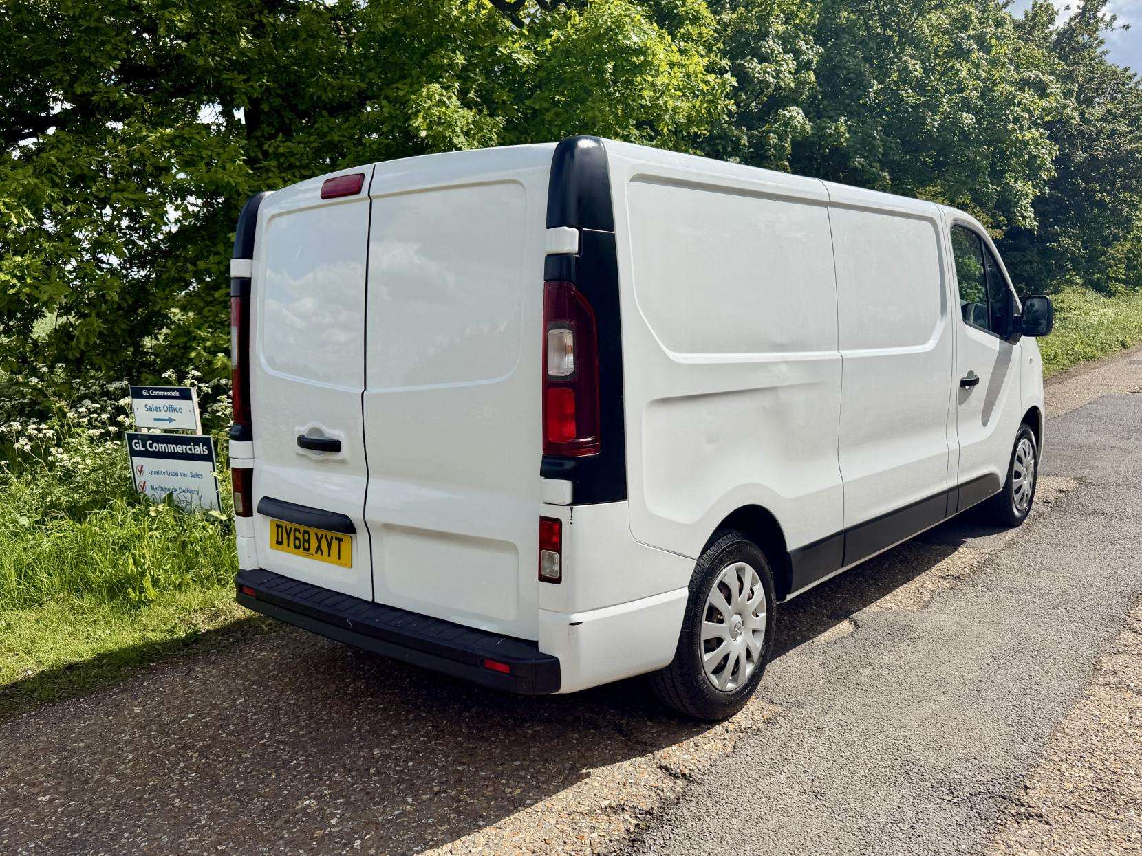 A 2018 VAUXHALL VIVARO 1.6 CDTi 2900 Sportive Panel Van 5dr Diesel Manual L2 H1 Euro 6 (120 ps) A 2018 VAUXHALL VIVARO 1.6 CDTi 2900 Sportive Panel Van 5dr Diesel Manual L2 H1 Euro 6 (120 ps)